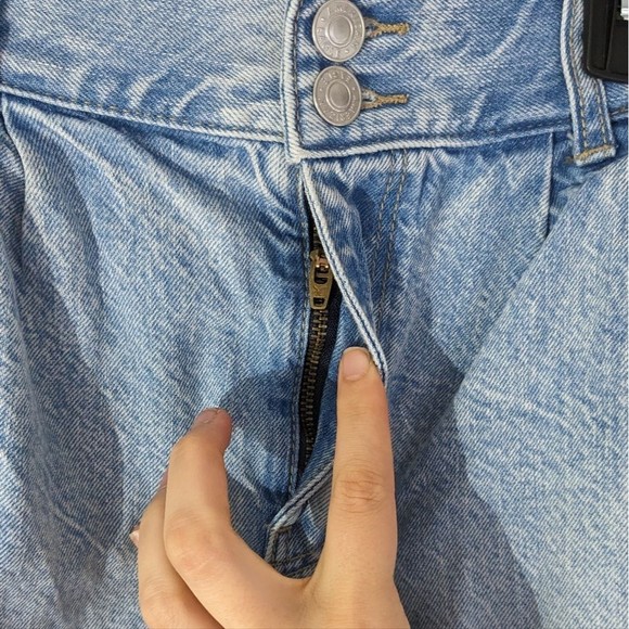 American Eagle Light Wash Mom Shorts - Picture 2 of 9